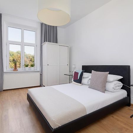1-Bedroom Apartment - Dluga 65 Street Cracovia Esterno foto