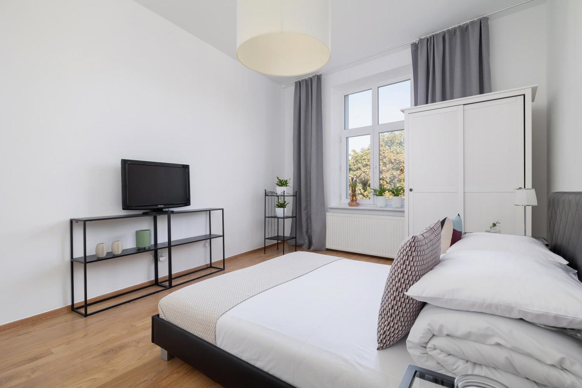 1-Bedroom Apartment - Dluga 65 Street Cracovia Esterno foto